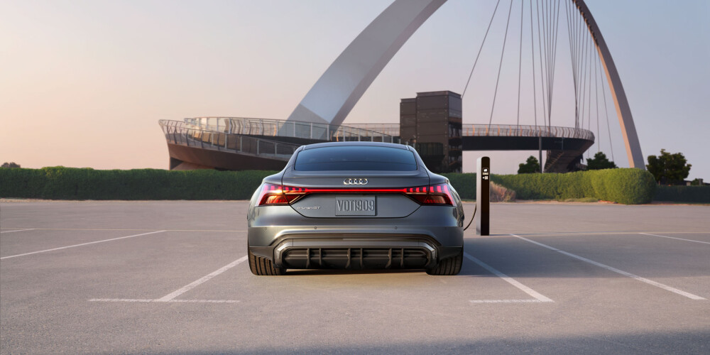 2023 Audi e-tron charging