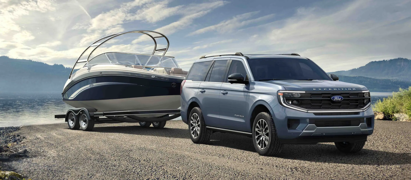 2025 Ford Expedition Towing a Boat 2025 Ford Expedition Towing a Boat
