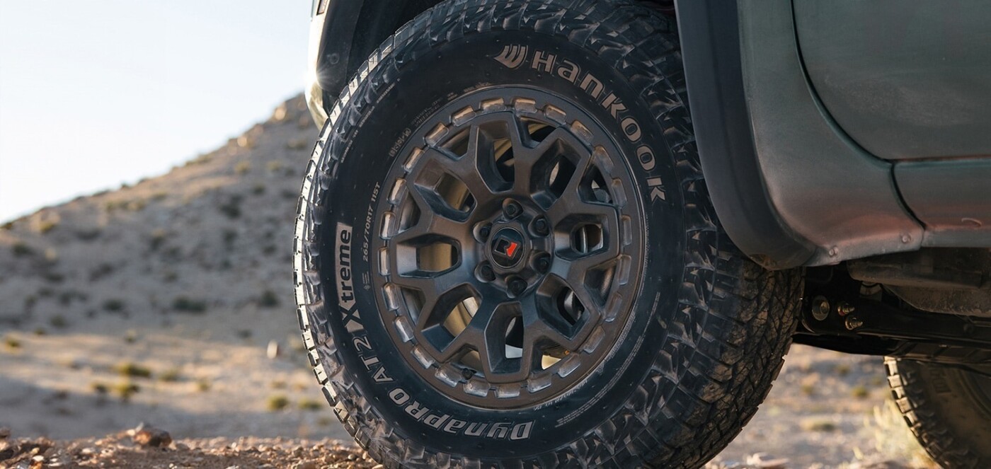 2026 Nissan Frontier Pro-4x Roush off-road wheels and tires