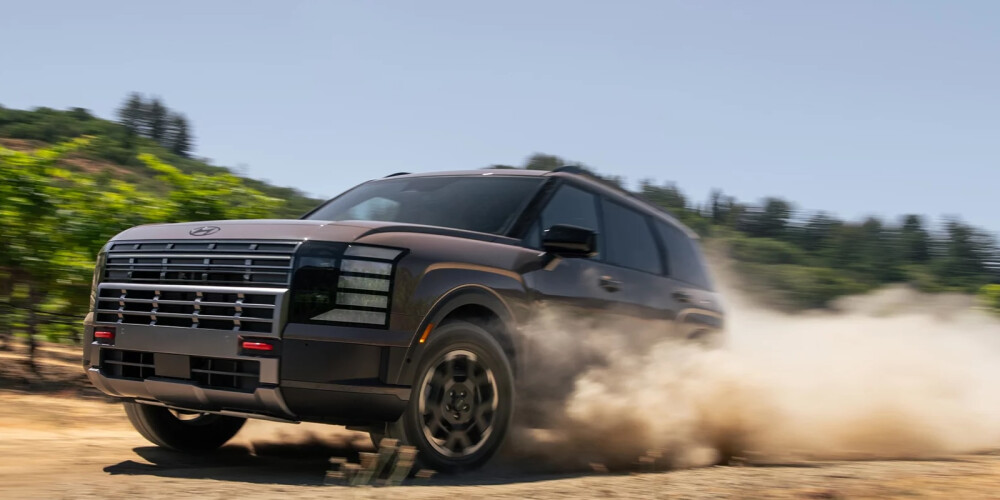 2026 Hyundai Palisade 2026 Hyundai Palisade kicking up dust