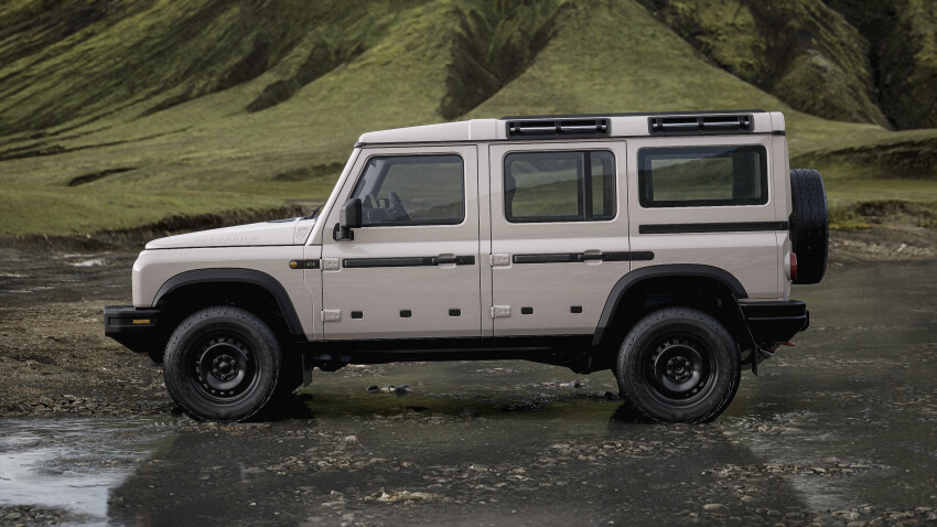 5-seat with rear side window RHD
