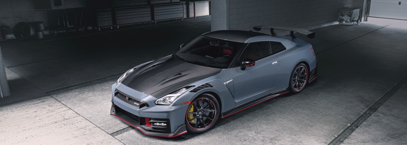 Nissan NISMO outside